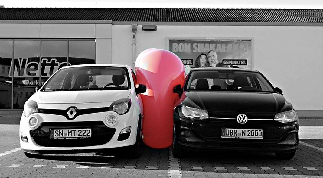 Julia Czerniak, Tjarkk Delfs, Tilo Franzen, Anton Koß, Til Lampe, Luise Schulz, Malin Westphal, Hong Hanh Vu, Betty Zabel: DAZWISCHEN