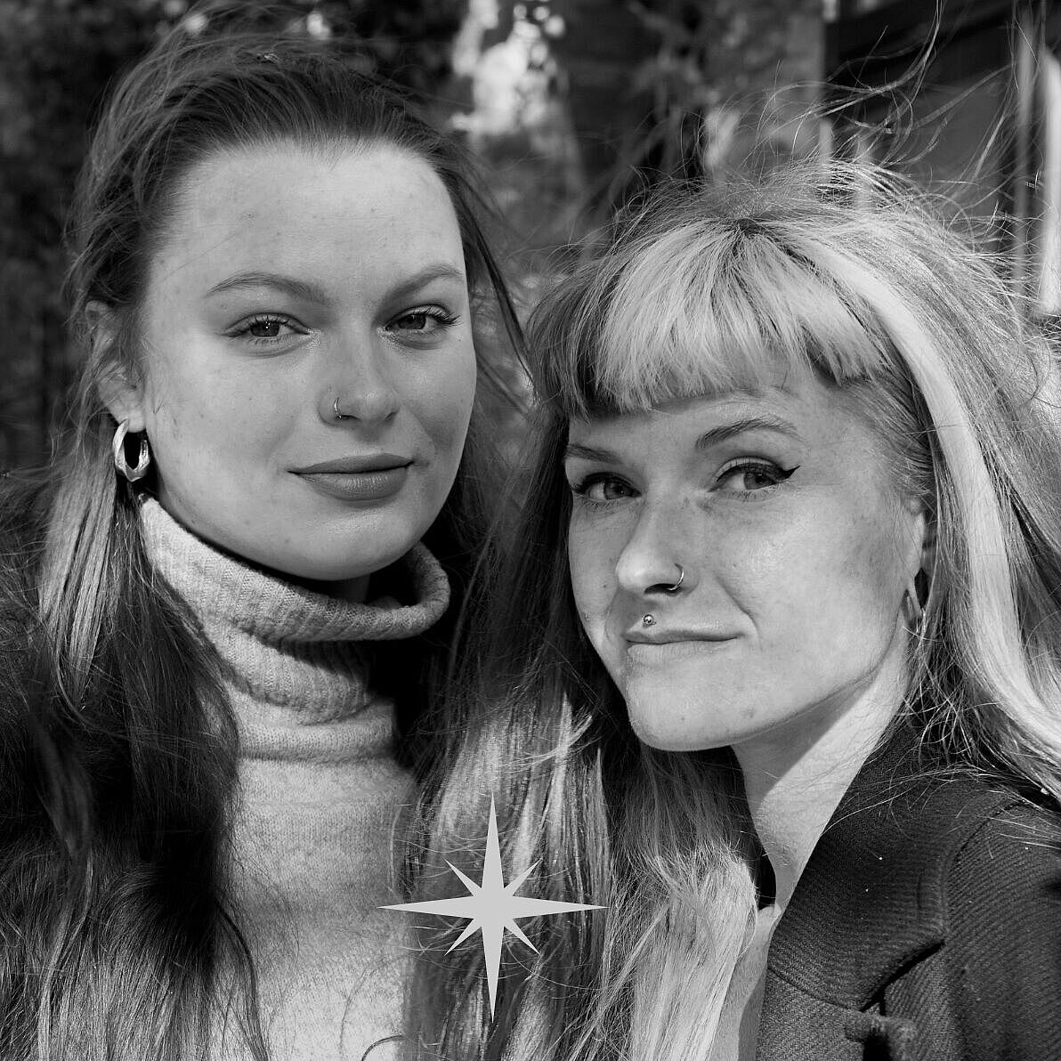 Porträt von Amy und Kathi, die Gründerinnen von Stronger Together