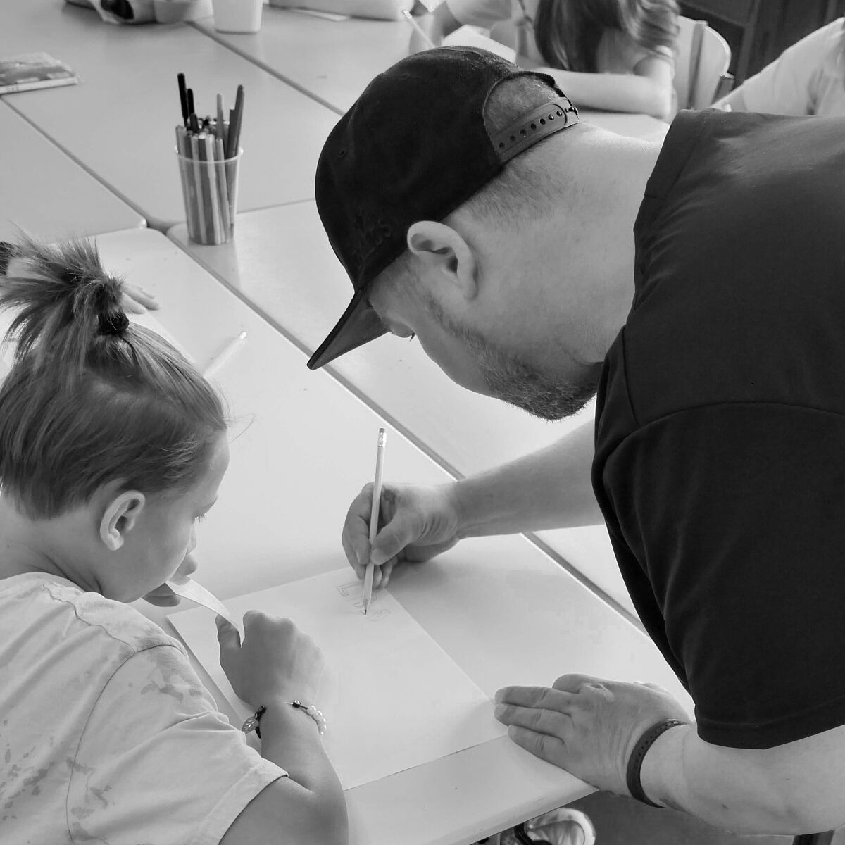 Scraby beim Graffiti-Workshop