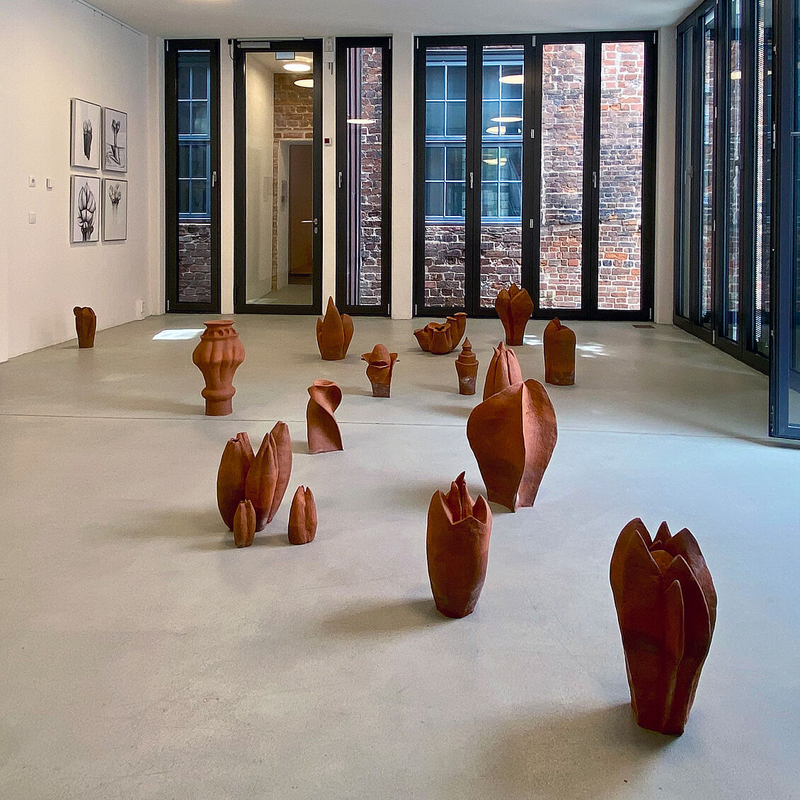 Studierende aus dem 2. Semester Innenarchitektur : Knospung