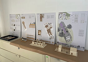 Entwurf Catharina Rogalla ESSENZ Präsentation mit Modellen vom neuen Marstall und Verkaufsraum sowie ätherische Öle