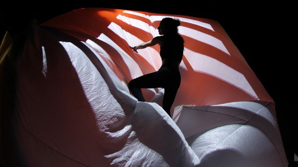 Architectural Lighting Design, Master-Studierende: BREATH – Tanz-Performance in einer Lichtinstallation