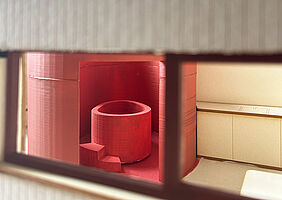 Modell mit Geburtskapsel