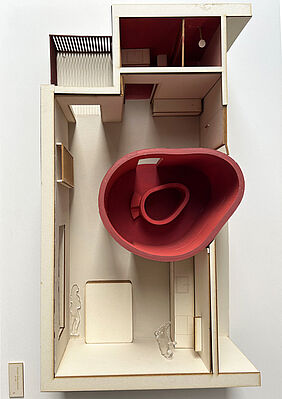 Modell mit Geburtskapsel