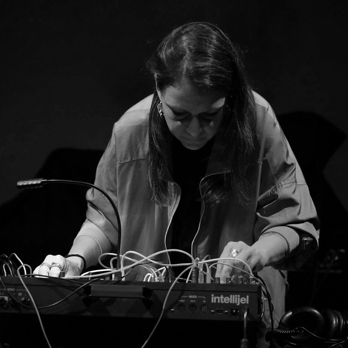 Porträt von der Klangkünstlerin Katharina Bévand