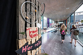 A visit to the annual DIA exhibition is a discovery and a stroll.